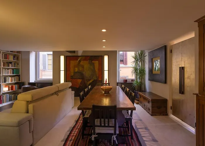 Trastevere Art And Books Luxury Apartment