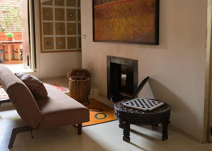 Apartment Trastevere Art And Books Luxury