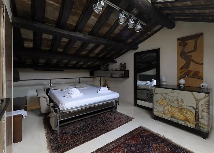 Trastevere Art And Books Luxury Apartment
